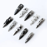 Press on Nails from the left side further highlights the 3D effect