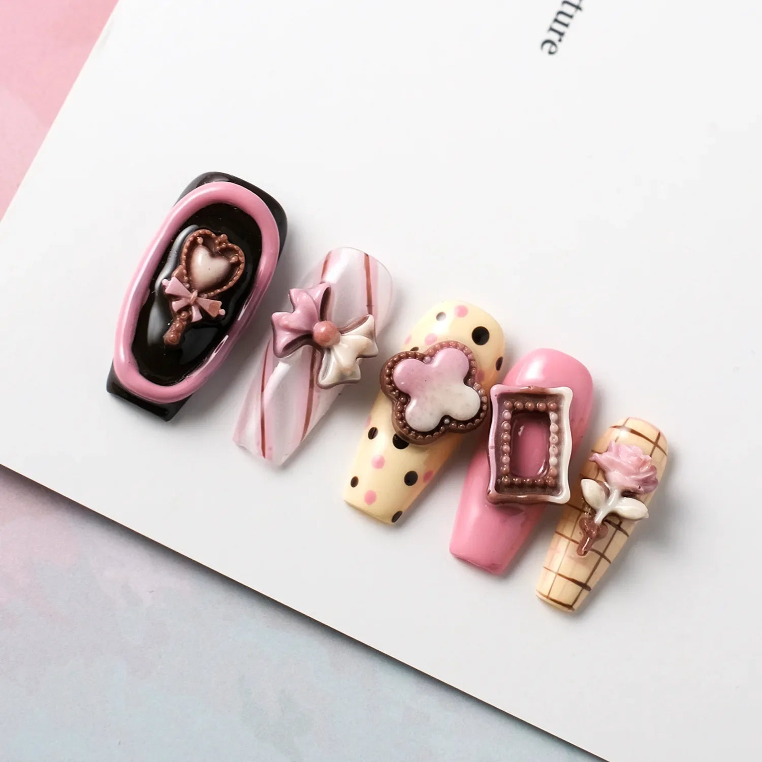 5pcs press-on nails highlighting the 3D nail design