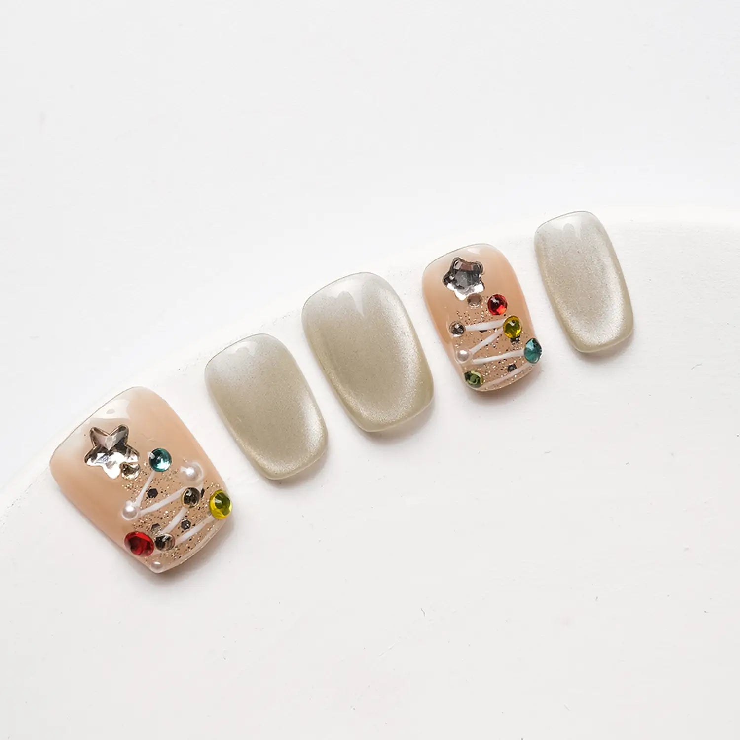 Short Squoval Cat Eye Silver Press on Nails with Christmas