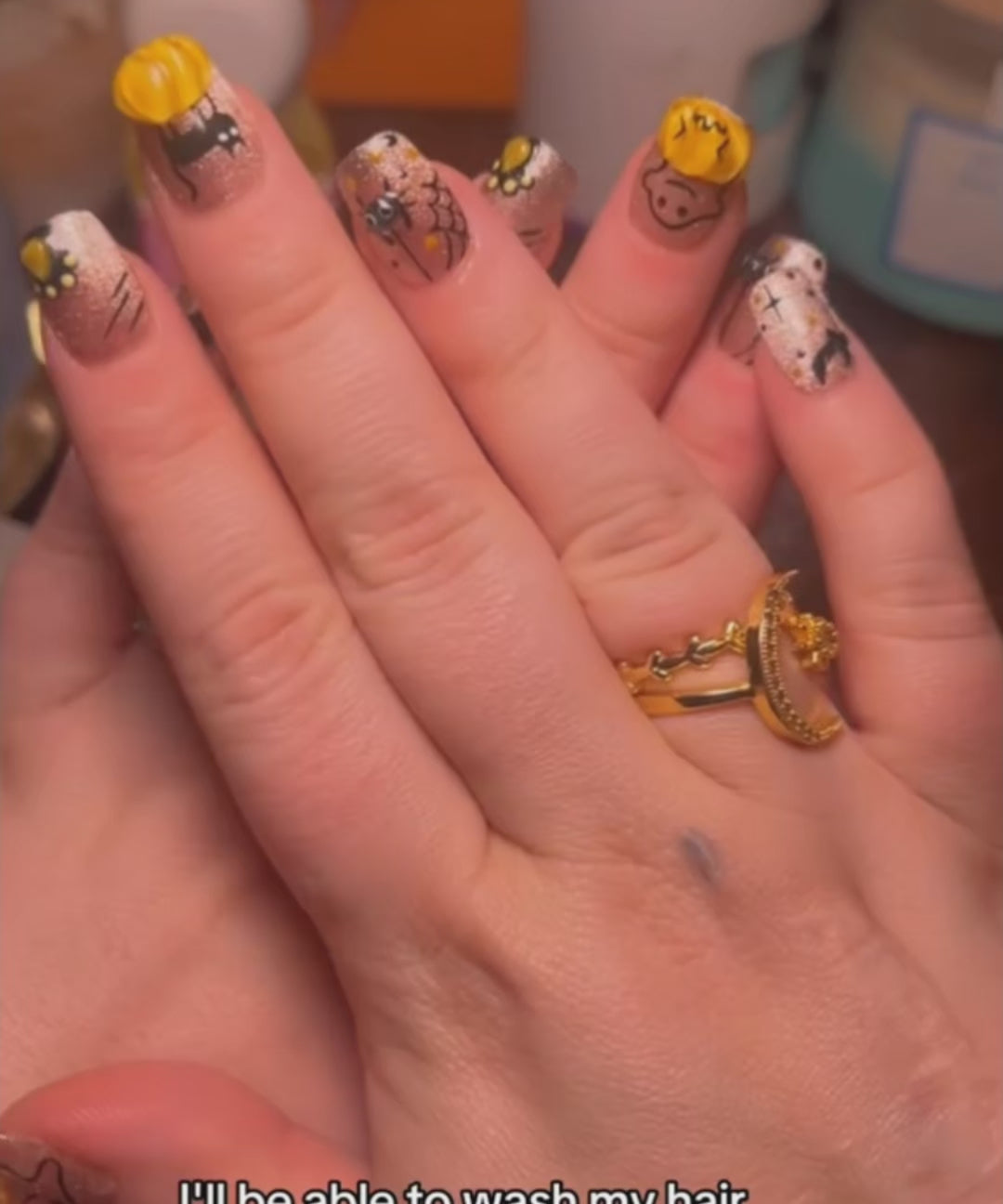 Square short acrylic nails glossy sparkling with pumpkin